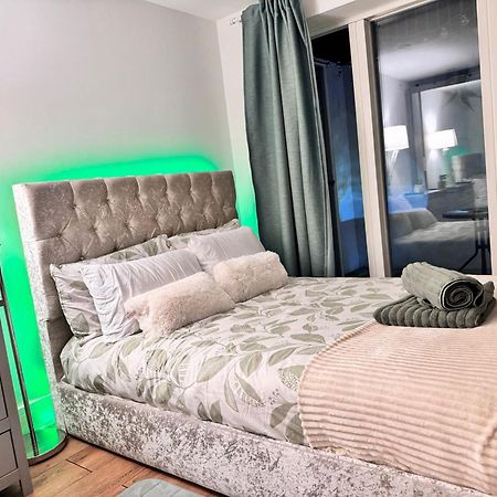 Tropical Room With Private Bathroom And Patio لندن المظهر الخارجي الصورة